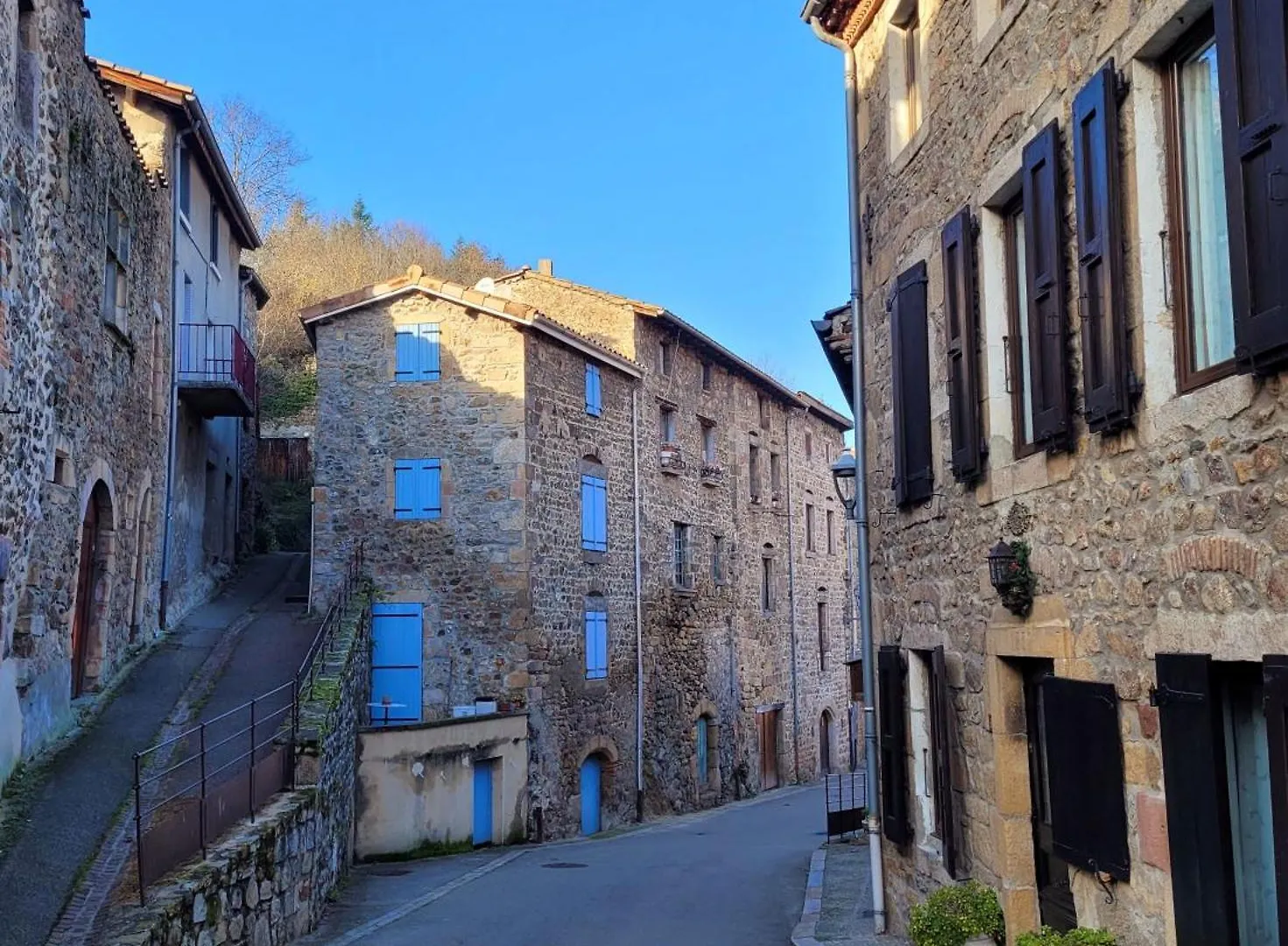 La Petite Sorbonne Apartment Malleval Homestay