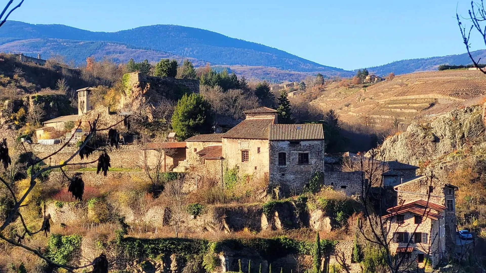Homestay La Petite Sorbonne Apartment Malleval